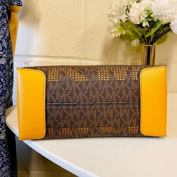 Michael Kors 35F1GM9M2I Mercer Medium Messenger Satchel Bag Signature Marigold - Picture 3 of 8